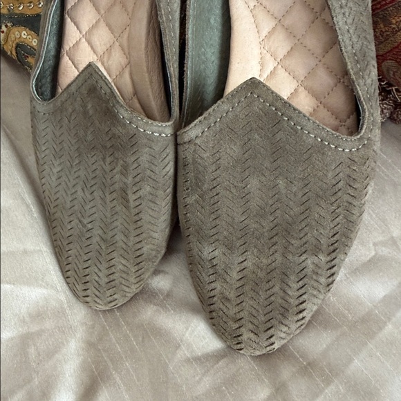 Birdies brown suede latticed size 8 1/2 flats - Picture 5 of 17